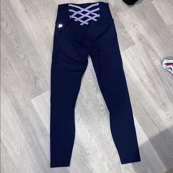 High-waisted navy blue fabletics leggings - Picture 3 of 5